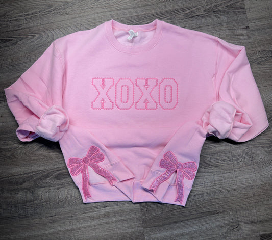 XOXO heart embroided letters with side bow